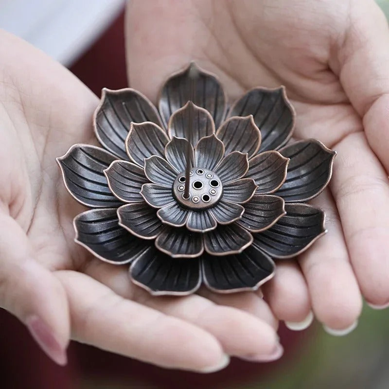Support d’Encens Lotus – Équilibre, Élégance & Harmonie Sacrée