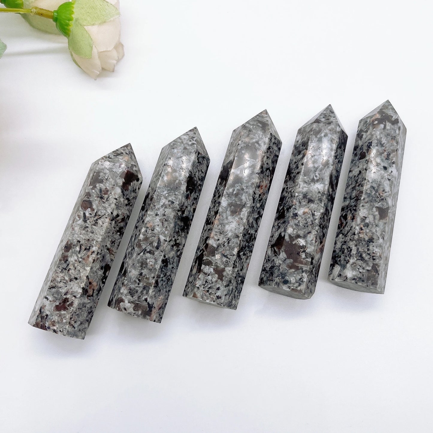 Pointe naturelle en Yooperlite – Joie, Confiance & Expression